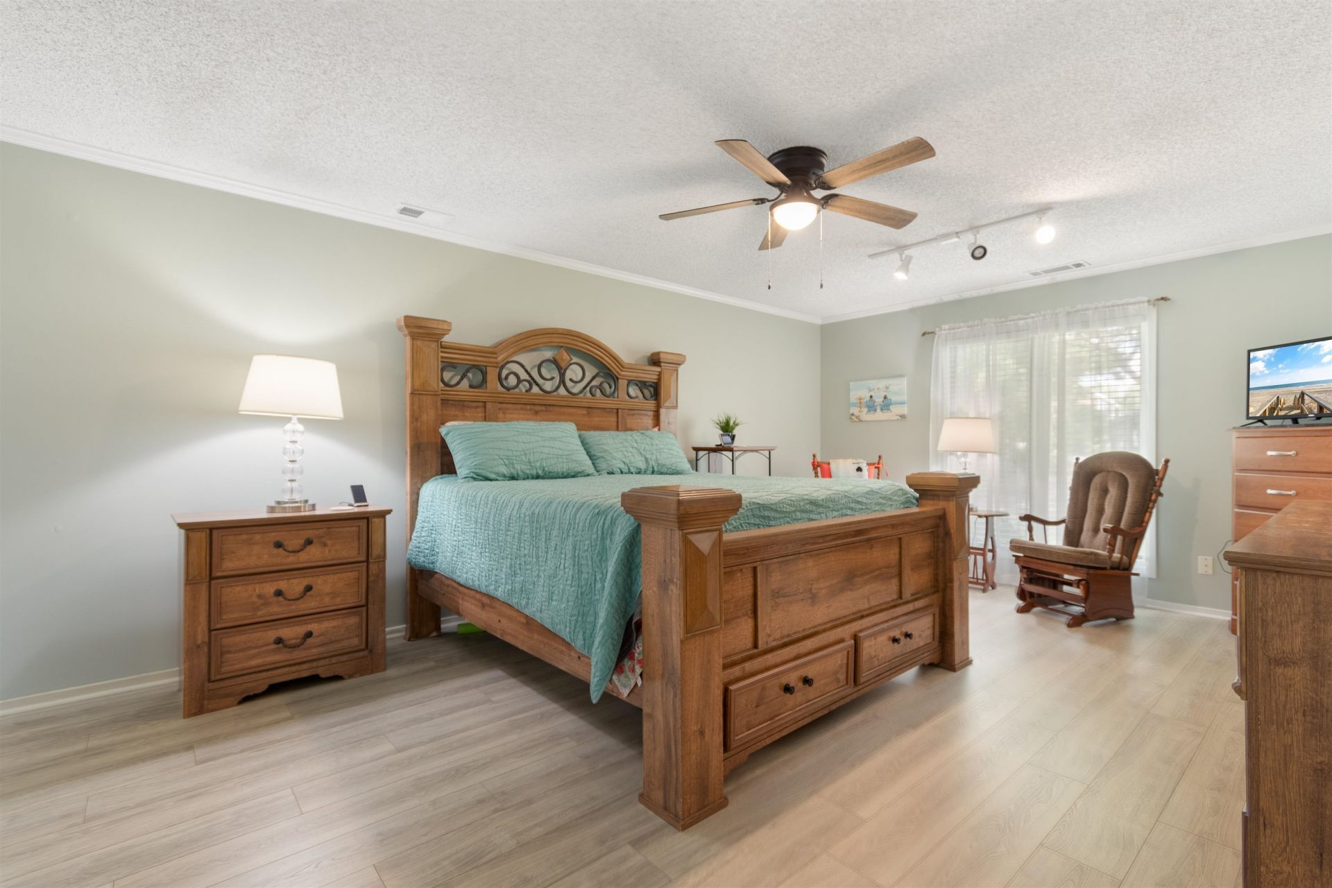 850 King James Ct. Photo 15