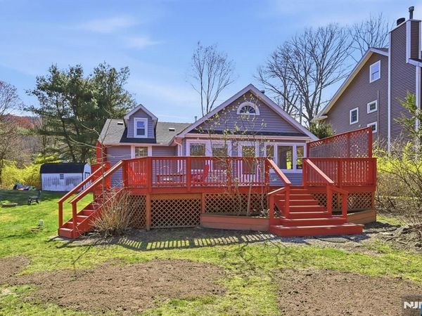 6 Timberwood Lane, Jefferson Township, NJ 07438