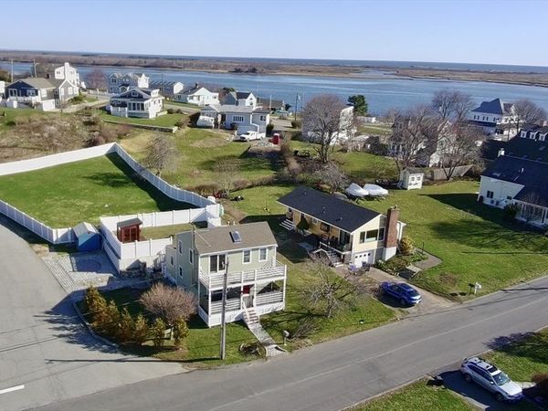 3 Skytop Rd, Ipswich, MA 01938