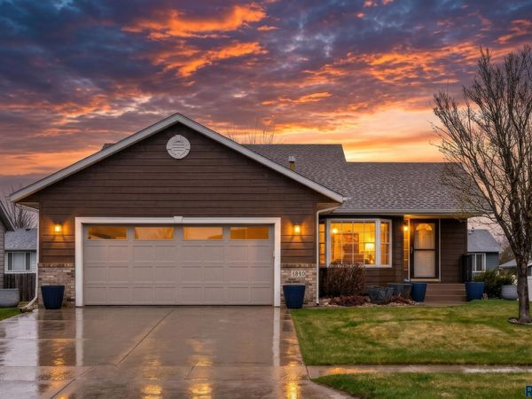4840 S Samantha Dr, Sioux Falls, SD 57106