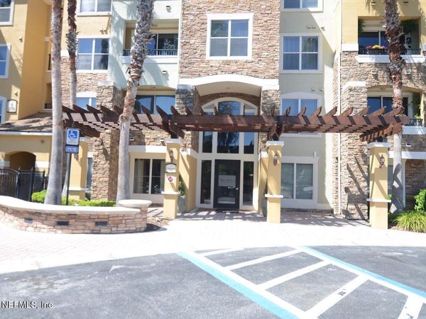 8539 GATE Parkway W, Unit 1522, Jacksonville, FL 32216