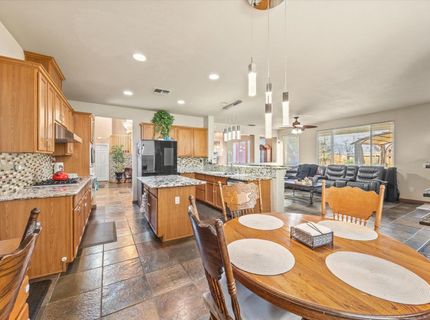 9820 Spring View Way, Elk Grove, CA 95757 Photo