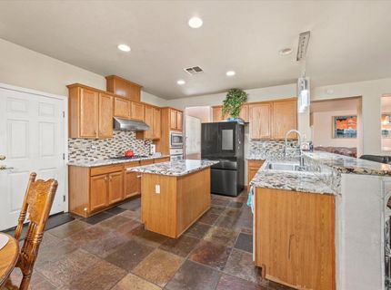 9820 Spring View Way, Elk Grove, CA 95757 Photo