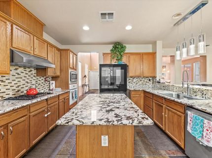 9820 Spring View Way, Elk Grove, CA 95757 Photo