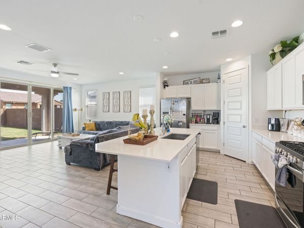 9512 W TURNEY Avenue, Phoenix, AZ 85037