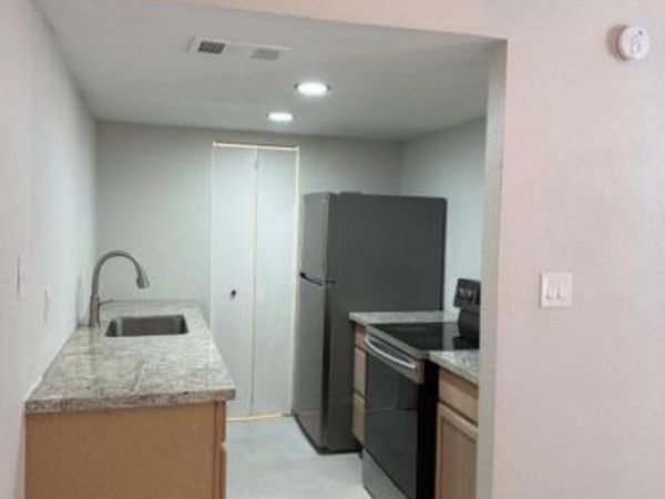 4250 N 68TH Avenue, Phoenix, AZ 85033