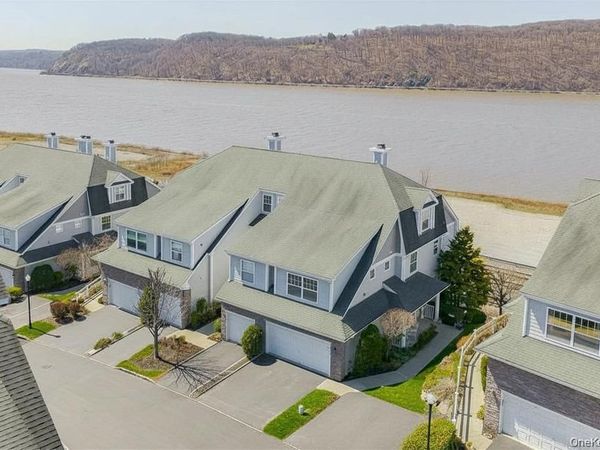 114 Hudson Pointe Drive , Poughkeepsie, NY 12601