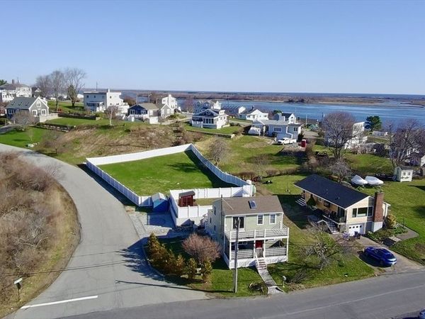 15 Clark Rd, Ipswich, MA 01938