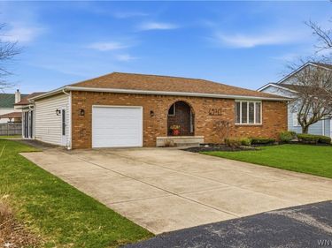 6941 Rebecca Drive, Niagara Falls, NY 14304