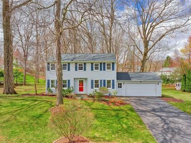 9 Burncoat Way, Pittsford, NY 14534