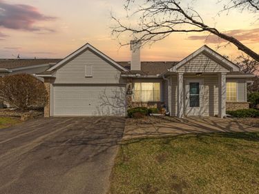 15215 Greenhaven Way, Burnsville, MN 55306