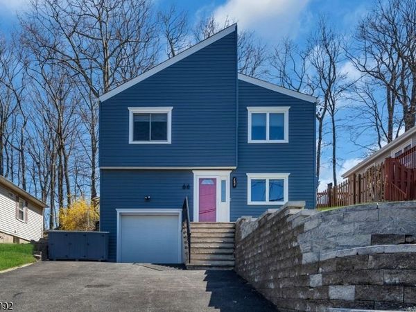 66 Salmon Rd, Roxbury, NJ 07850