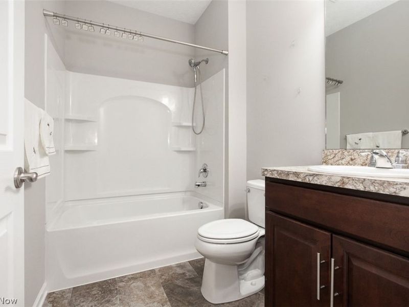 6584 Amber Way, North Ridgeville, OH 44039 Photo 18