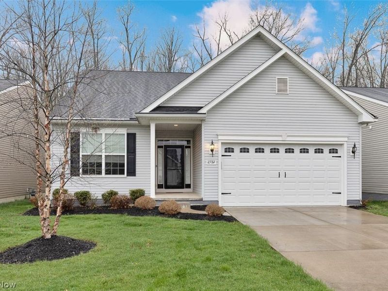 6584 Amber Way, North Ridgeville, OH 44039 Photo 2