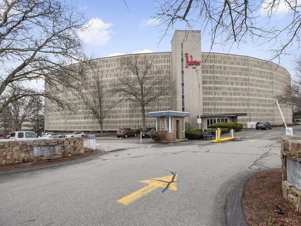 200 Swanton St, Unit 717, Winchester, MA 01890