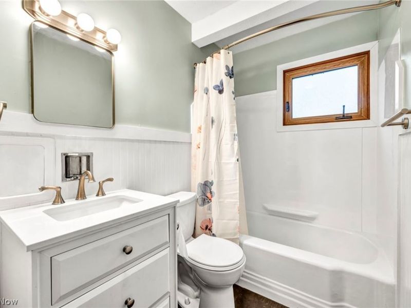 24000 Knickerbocker Road, Bay Village, OH 44140 Photo 8