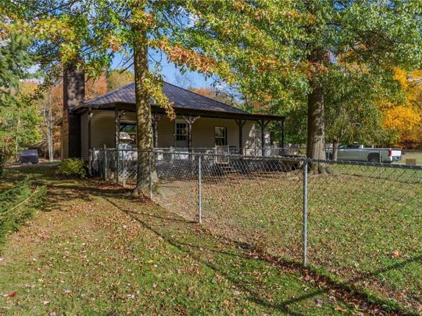 2740 Maple Ln, Jamestown, PA 16134