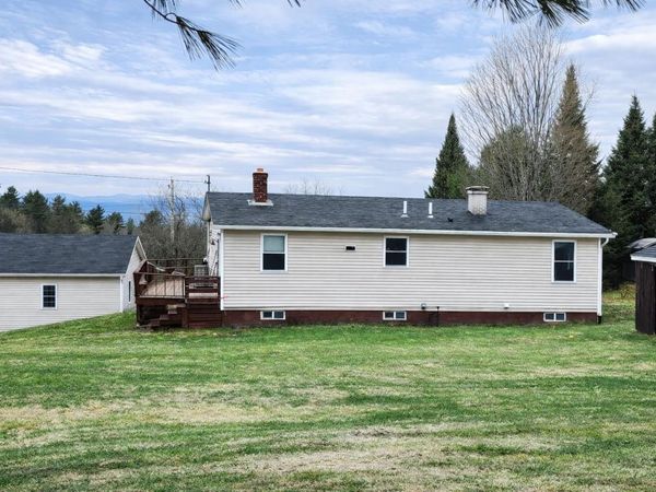 623 E Village Road, Waterford, VT 05819