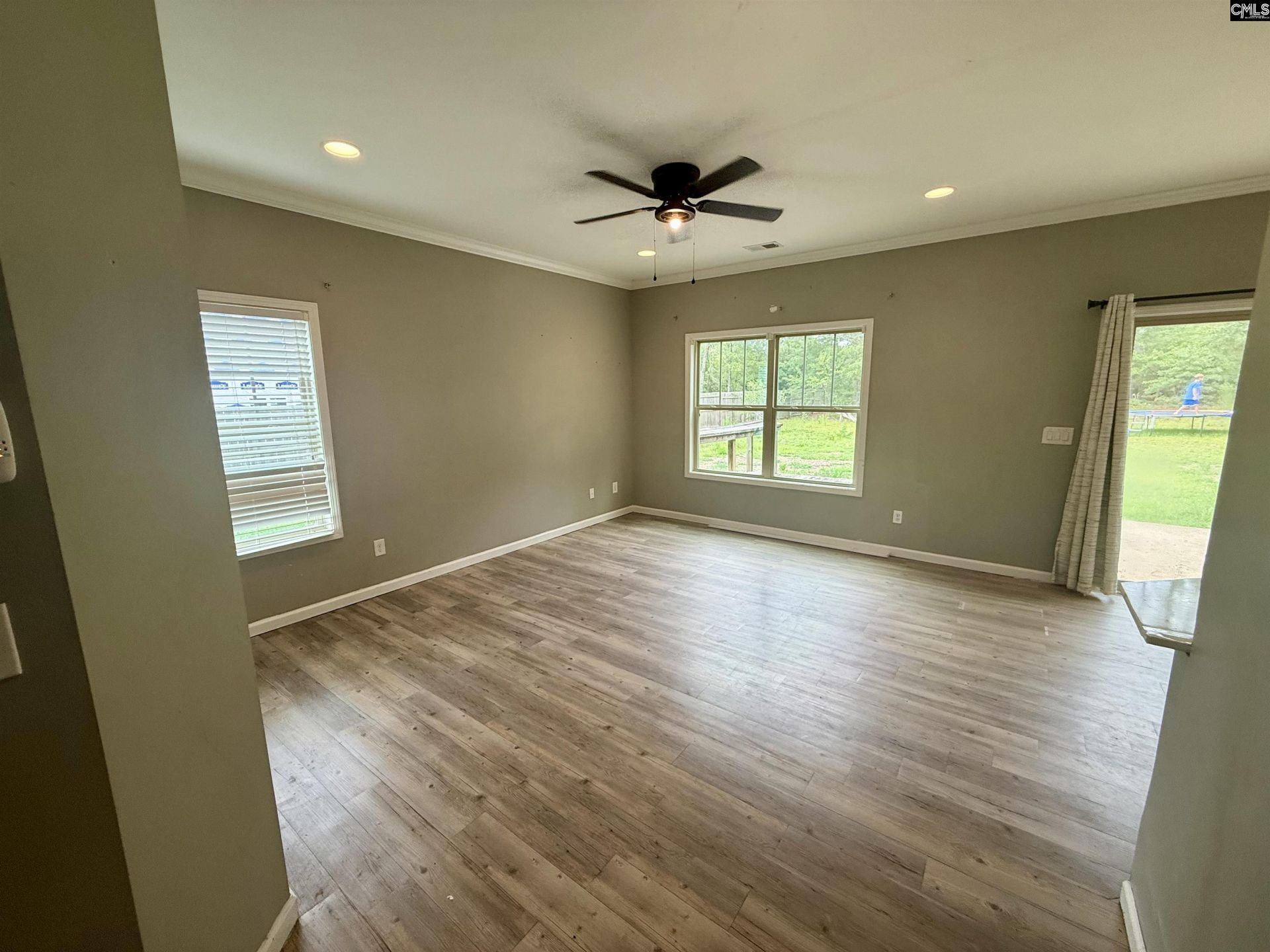 161 Graceland Court Photo 6