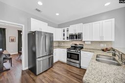 320 Eagle Pointe Drive photo 4