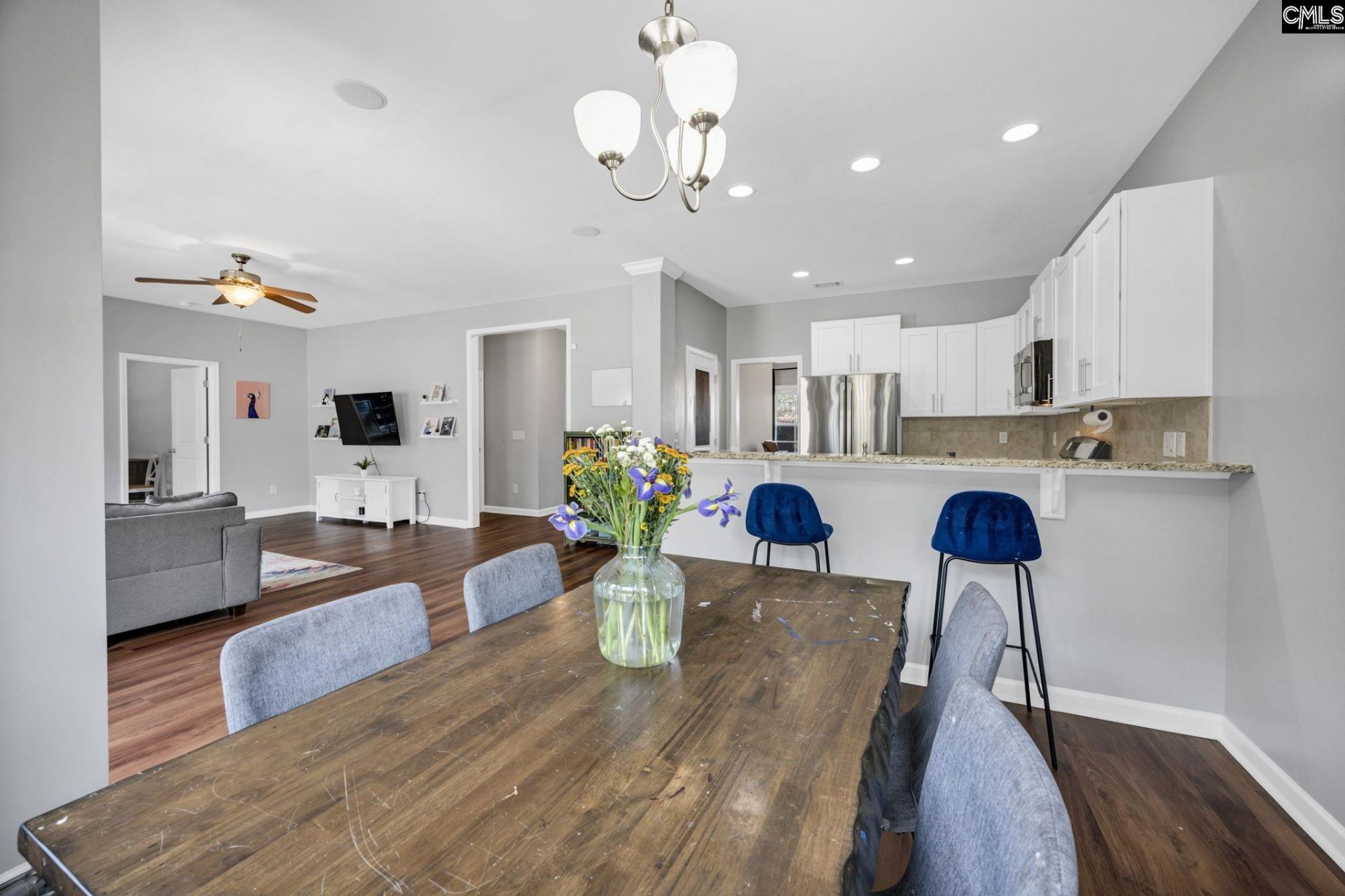 320 Eagle Pointe Drive Photo 8