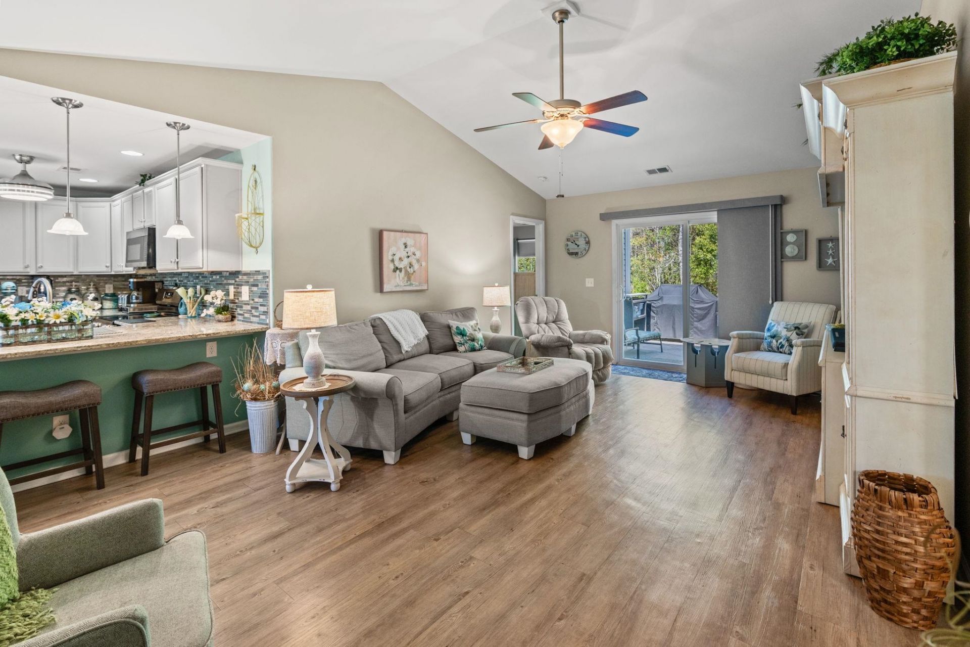 1640 Hack Ct. Photo 9