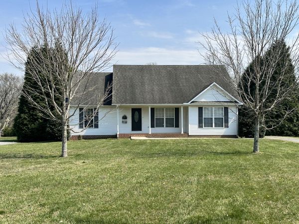 223 Greenwood Dr, Smithville, TN 37166
