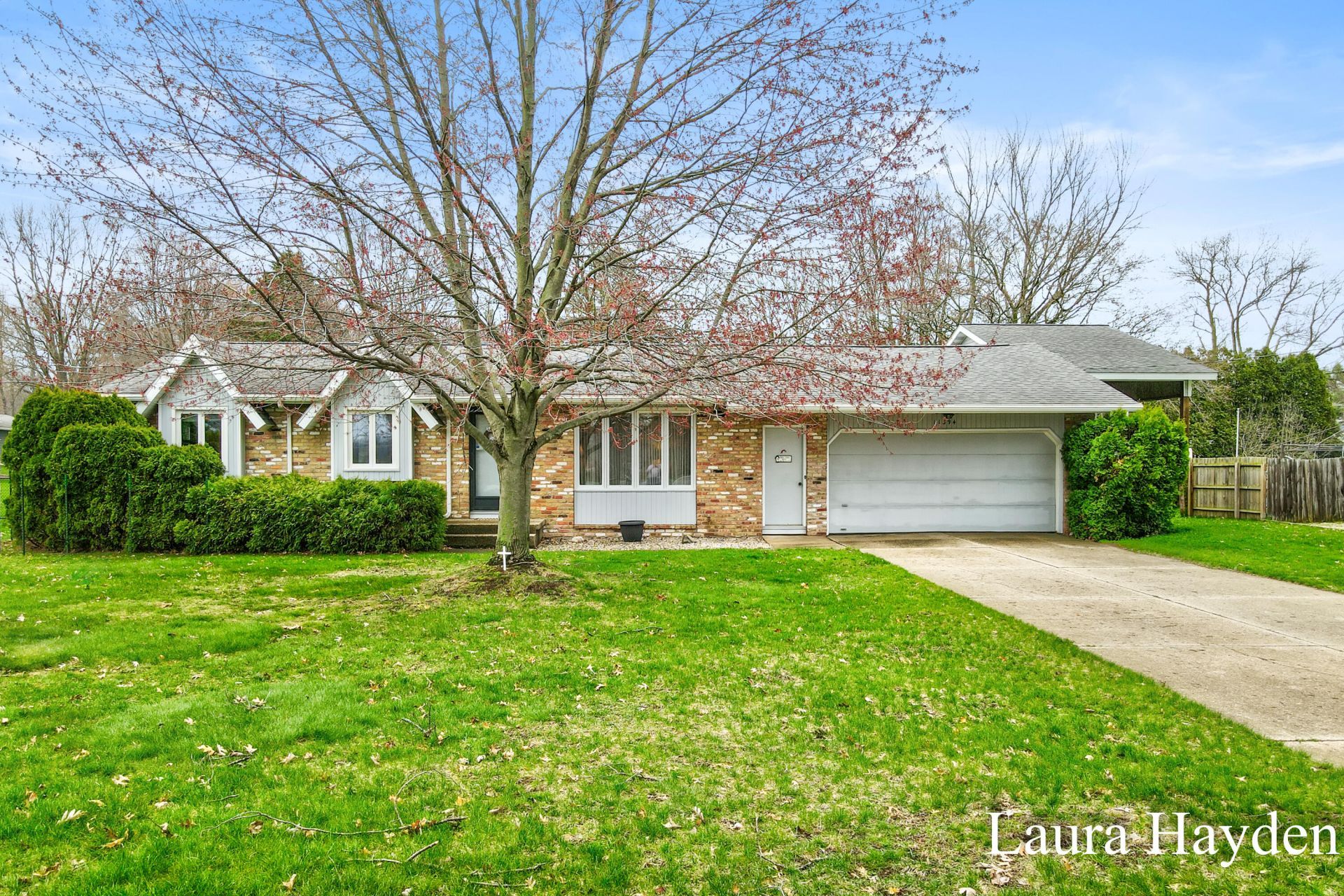 11394 8th Avenue Nw, Grand Rapids, MI 49534 Main Photo