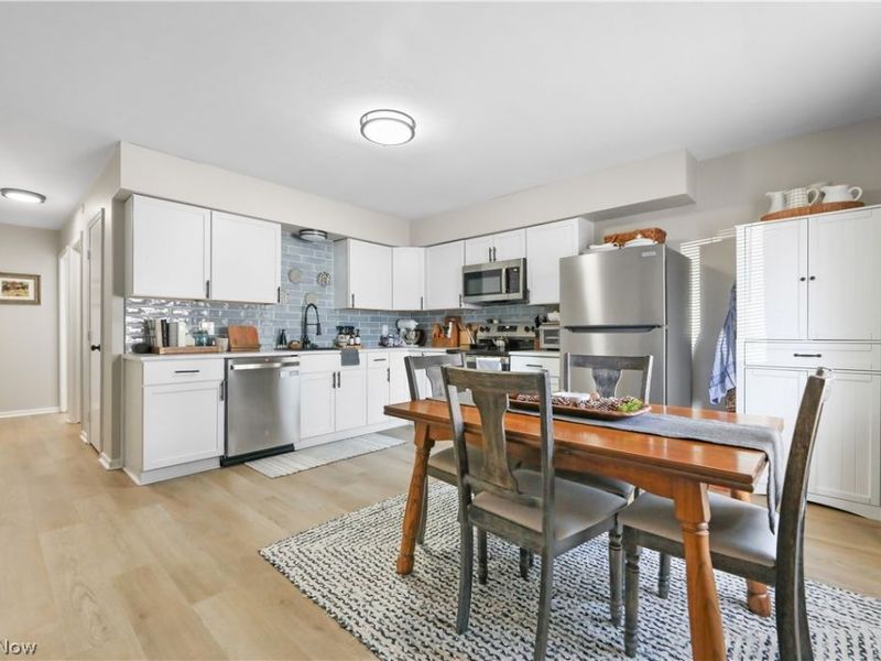 12445 Cleveland Avenue NW, Uniontown, OH 44685 Photo 10