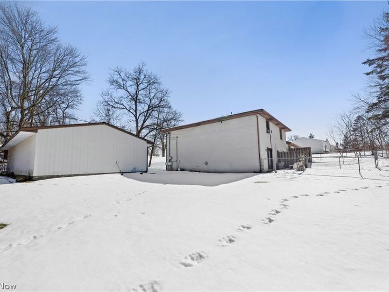 12445 Cleveland Avenue NW, Uniontown, OH 44685 Photo 31