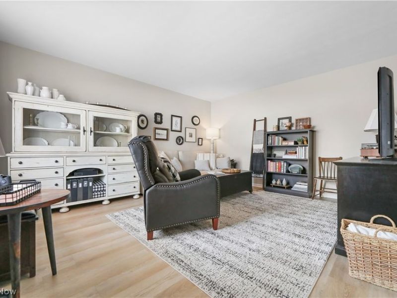 12445 Cleveland Avenue NW, Uniontown, OH 44685 Photo 4