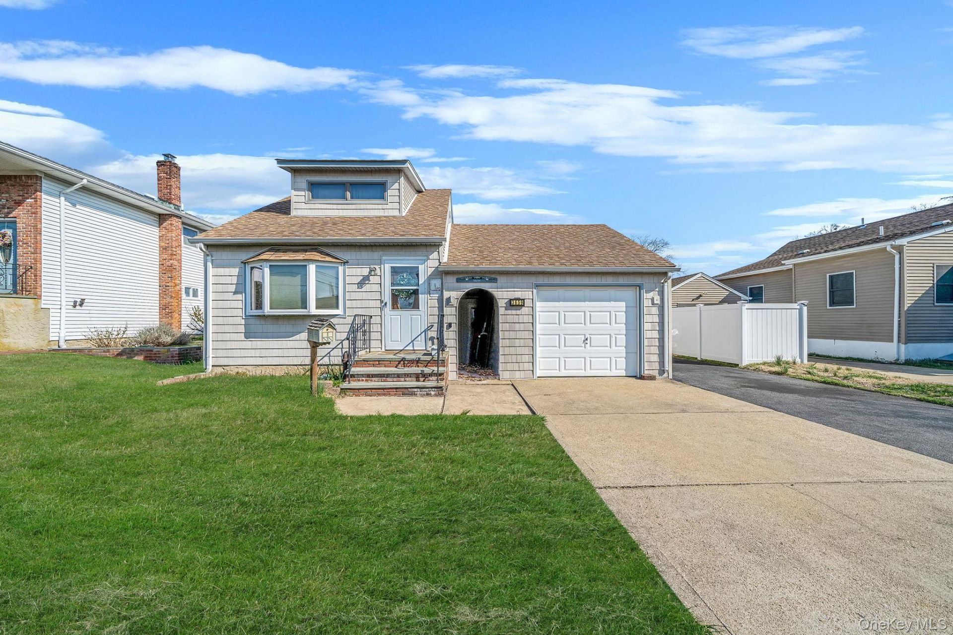 3659 Ionia Street, Seaford, NY 11783 Main Photo