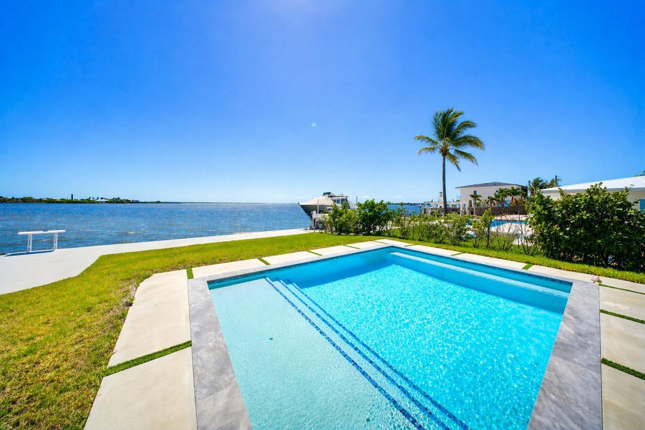 1631 Sunrise Drive, Big Pine Key, FL 33043 Photo