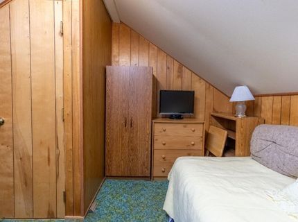 859 Glorene Avenue, South Lake Tahoe, CA 96150 Photo