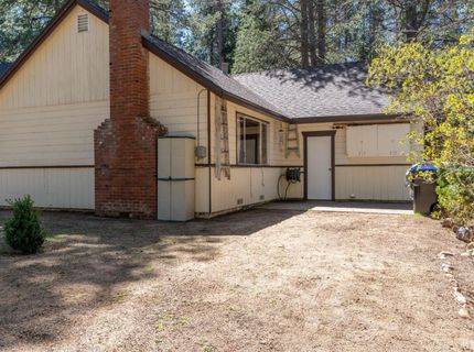 859 Glorene Avenue, South Lake Tahoe, CA 96150 Photo