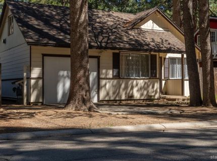 859 Glorene Avenue, South Lake Tahoe, CA 96150 Photo