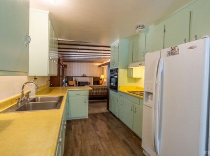 859 Glorene Avenue, South Lake Tahoe, CA 96150 Photo