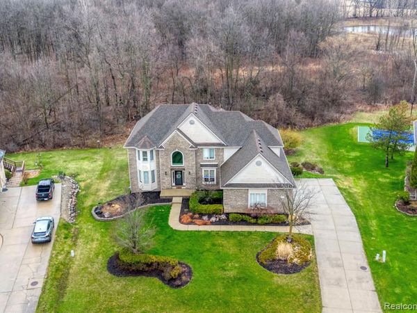 3772 Fawn Drive, Oakland Twp, MI 48306