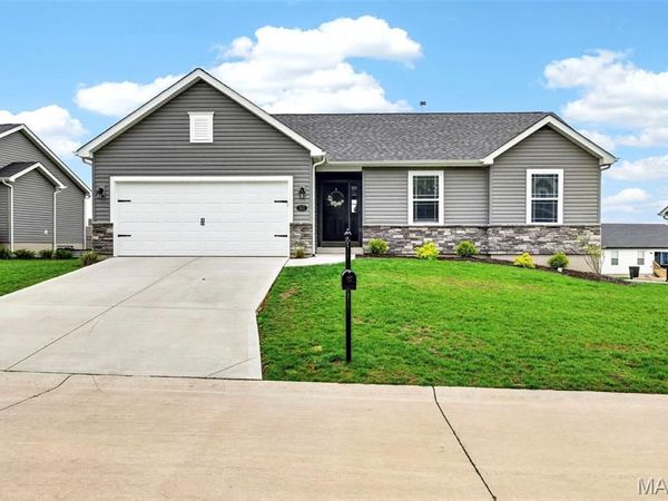 557 Lakewood Drive, Moscow Mills, MO 63362