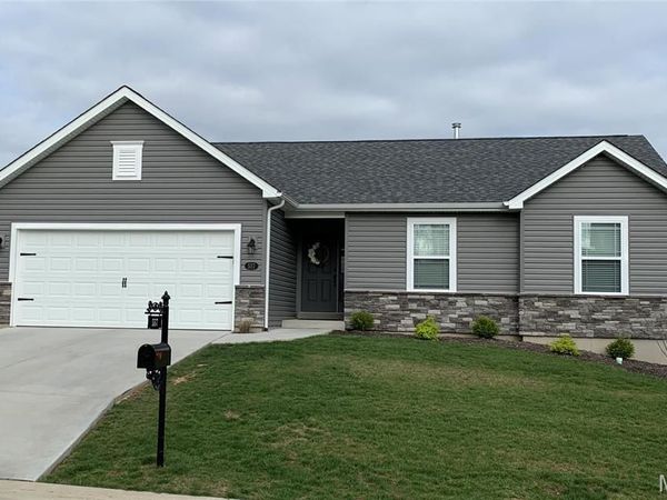 557 Lakewood Drive, Moscow Mills, MO 63362
