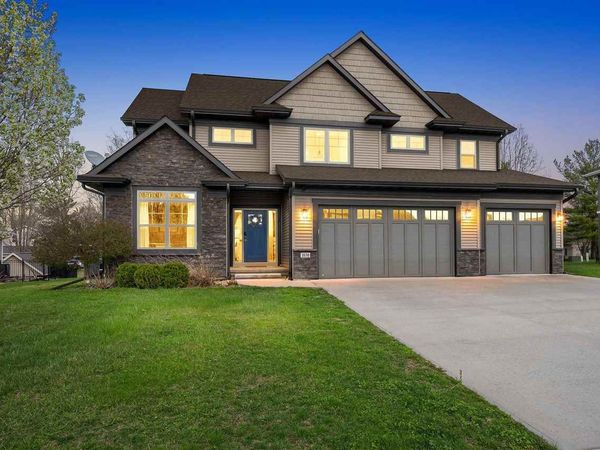 1030 Highland Park Ave, Coralville, IA 52241