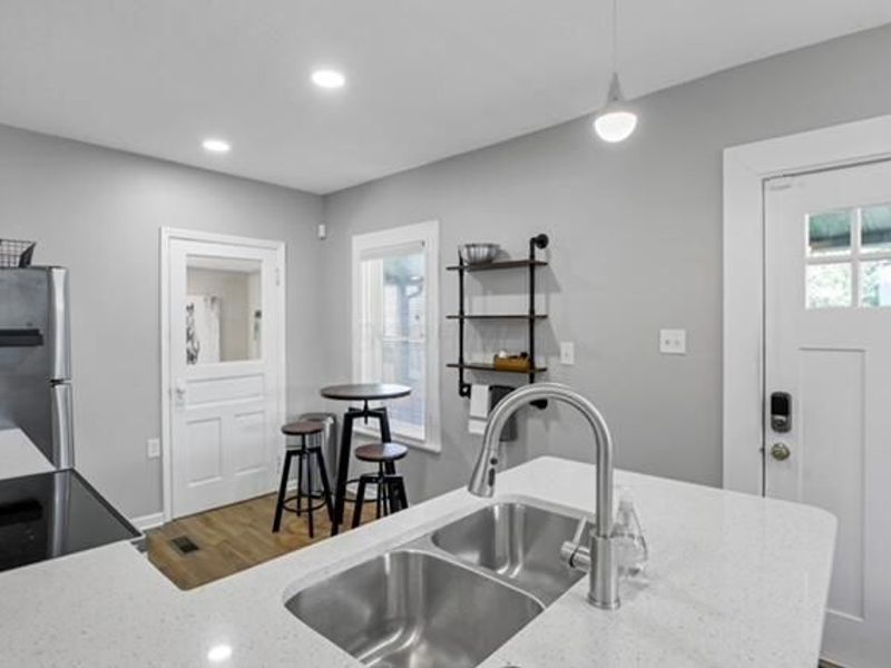 745 Sullivant Avenue , Columbus, OH 43222 Photo 5