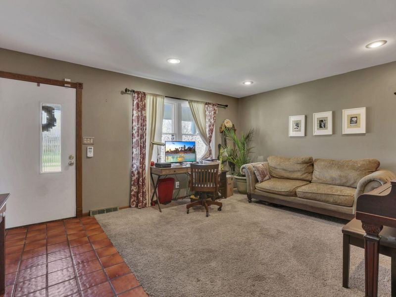 541 Cherrington Road, Westerville, OH 43081 Photo 5