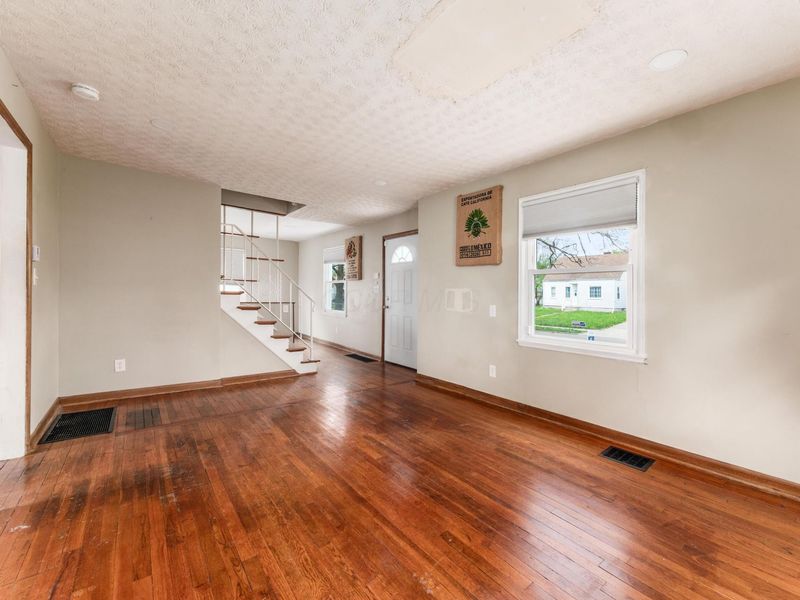 1167 Duxberry Avenue, Columbus, OH 43211 Photo 4