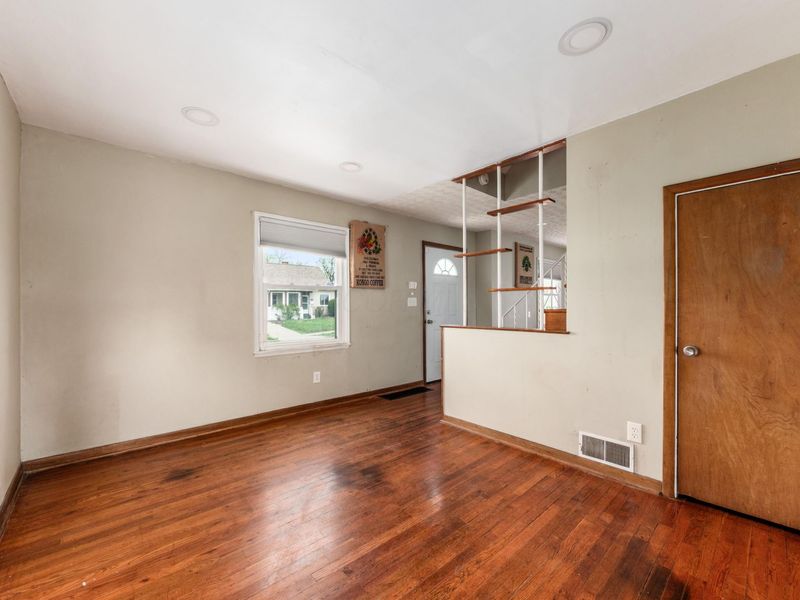 1167 Duxberry Avenue, Columbus, OH 43211 Photo 5