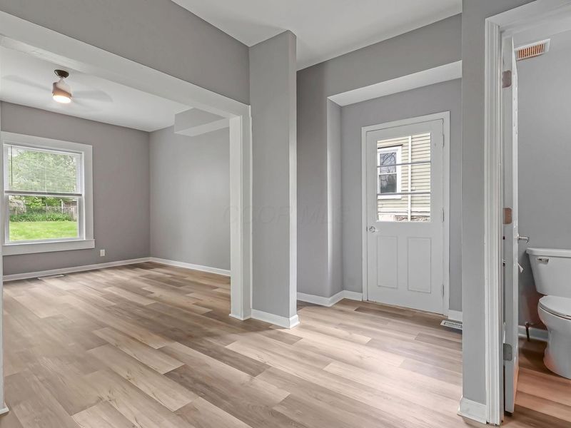 90 S Columbus Street, Sunbury, OH 43074 Photo 12