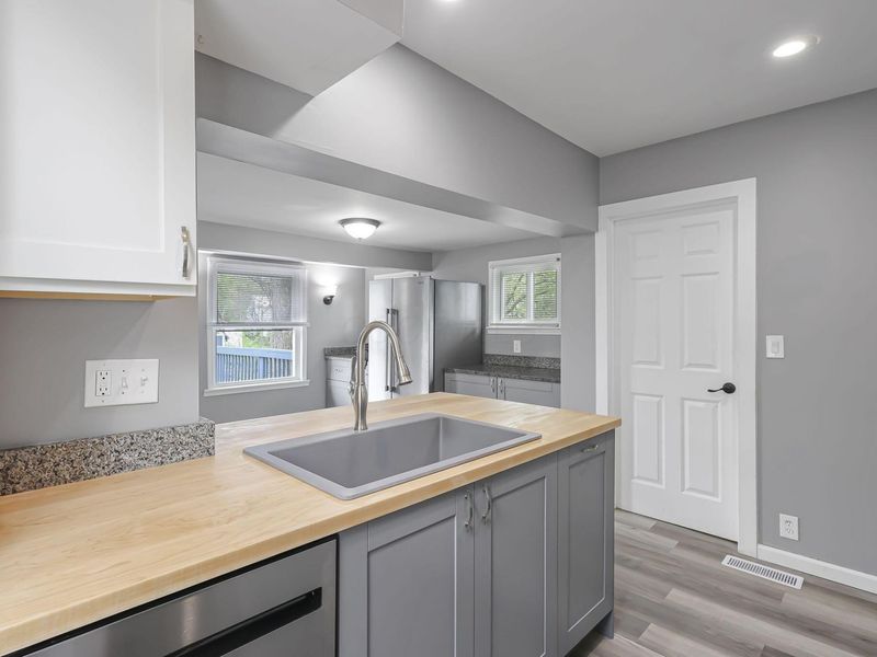 90 S Columbus Street, Sunbury, OH 43074 Photo 18