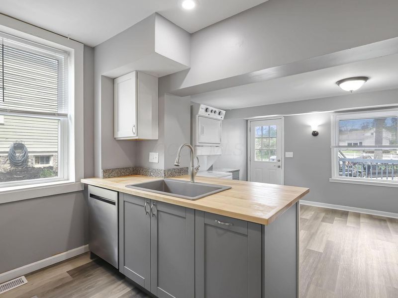 90 S Columbus Street, Sunbury, OH 43074 Photo 19