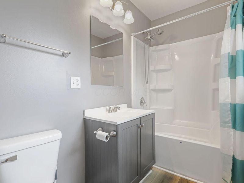 90 S Columbus Street, Sunbury, OH 43074 Photo 3