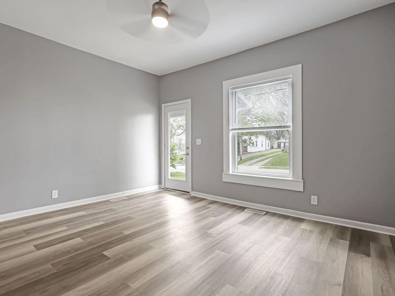 90 S Columbus Street, Sunbury, OH 43074 Photo 9